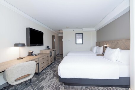 Sandman Signature Toronto Airport Hotel - Image 53