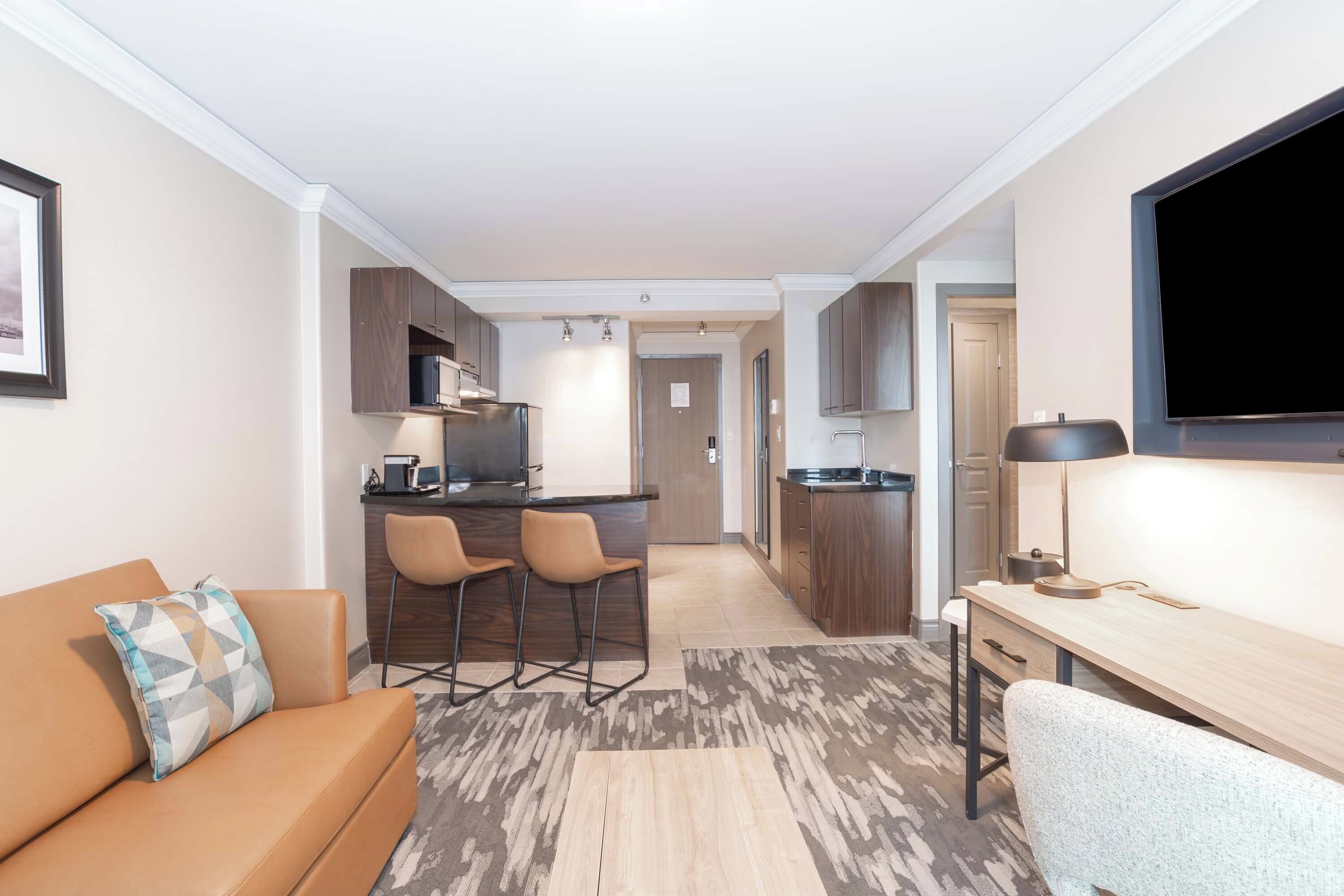 Photo - Sandman Signature Toronto Airport Hotel