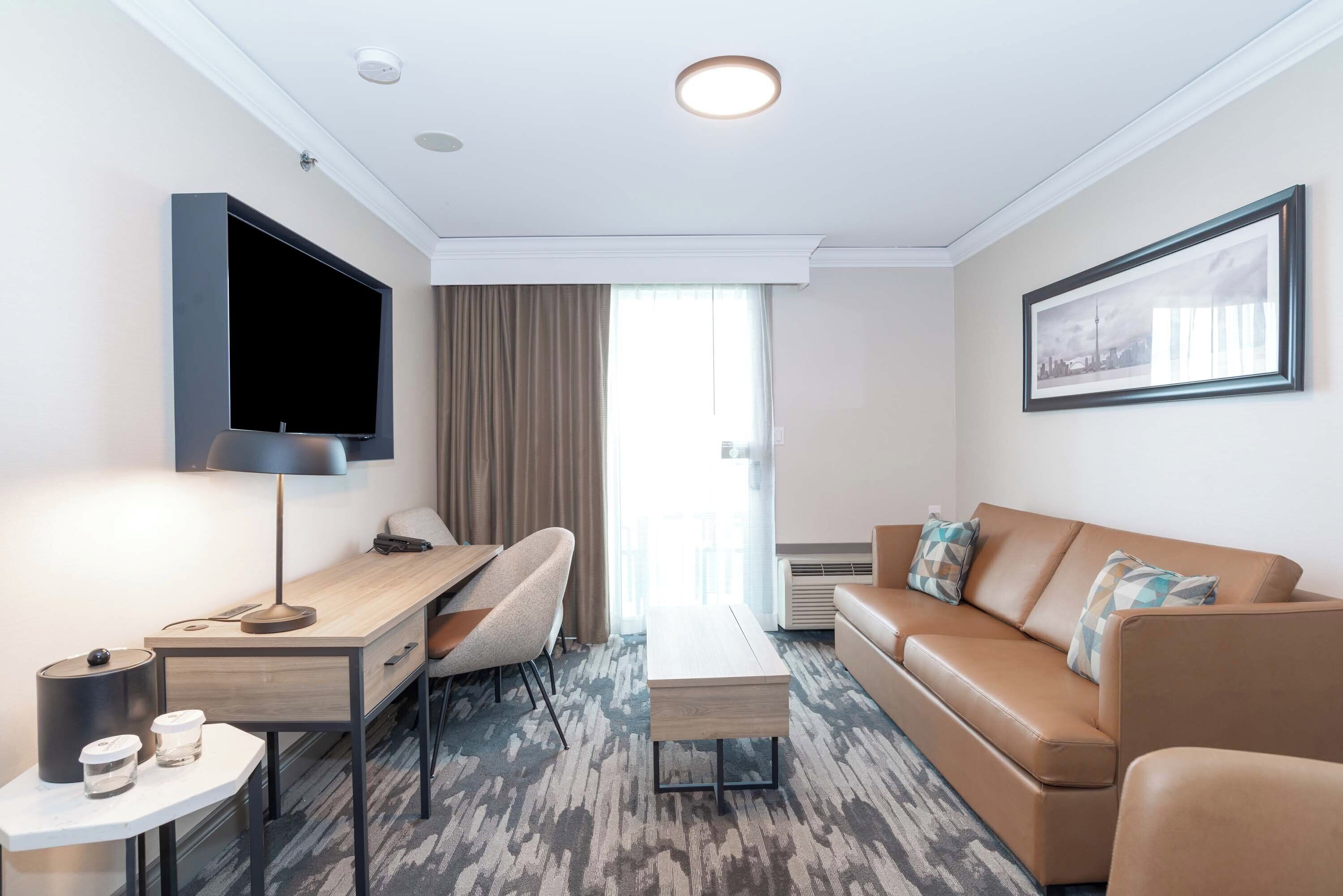 Photo - Sandman Signature Toronto Airport Hotel