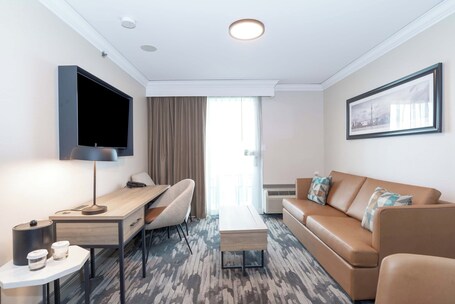 Sandman Signature Toronto Airport Hotel - Image 44
