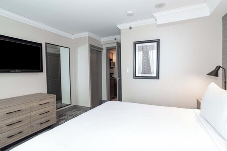 Sandman Signature Toronto Airport Hotel - Image 57