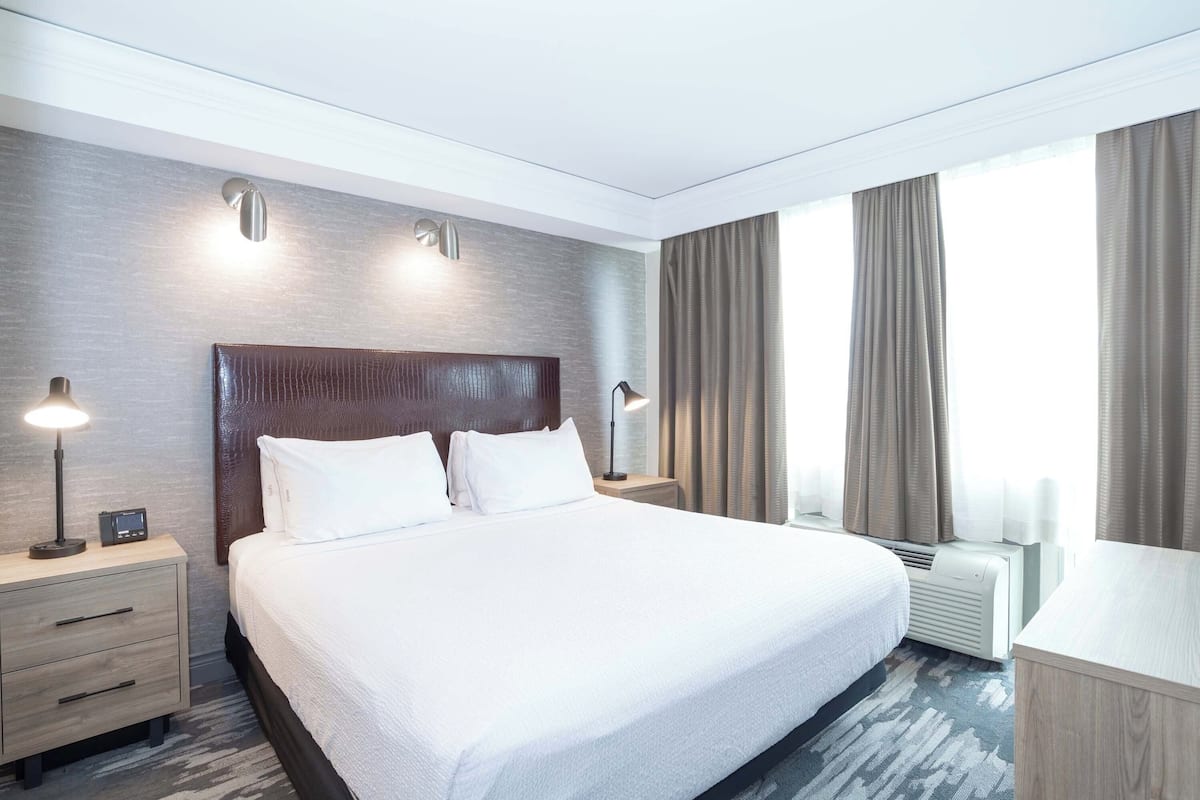 Grand Suite, 1 King Bed, Kitchen (Washer Dryer, Balcony) | 1 bedroom, premium bedding, in-room safe, desk