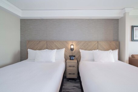 Sandman Signature Toronto Airport Hotel - Image 50