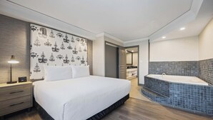 Loftsleilighet, 1 kingsize-seng med sovesofa, kjøkken | Sengetøy av topp kvalitet, safe på rommet og skrivebord