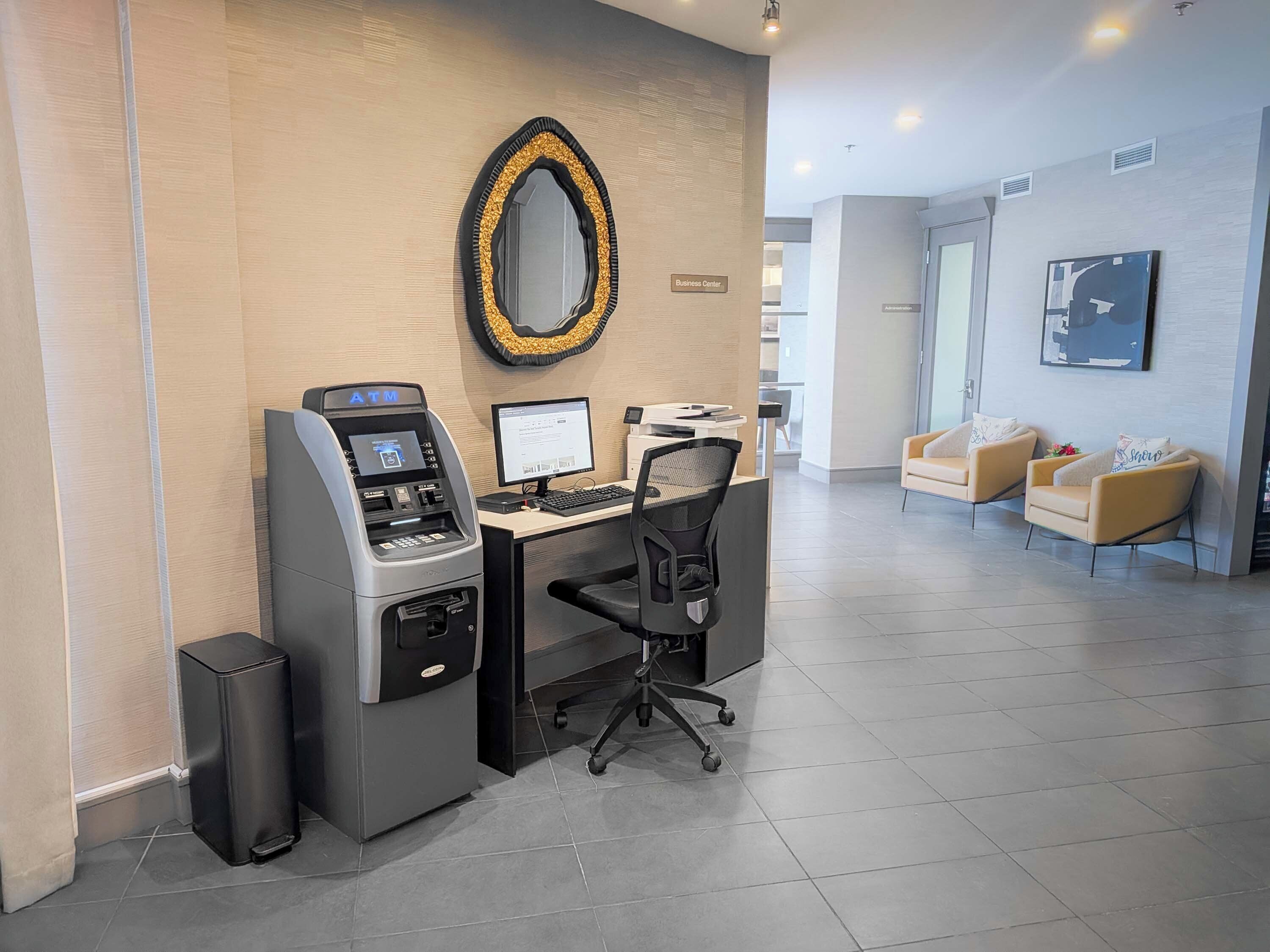 Photo - Sandman Signature Toronto Airport Hotel