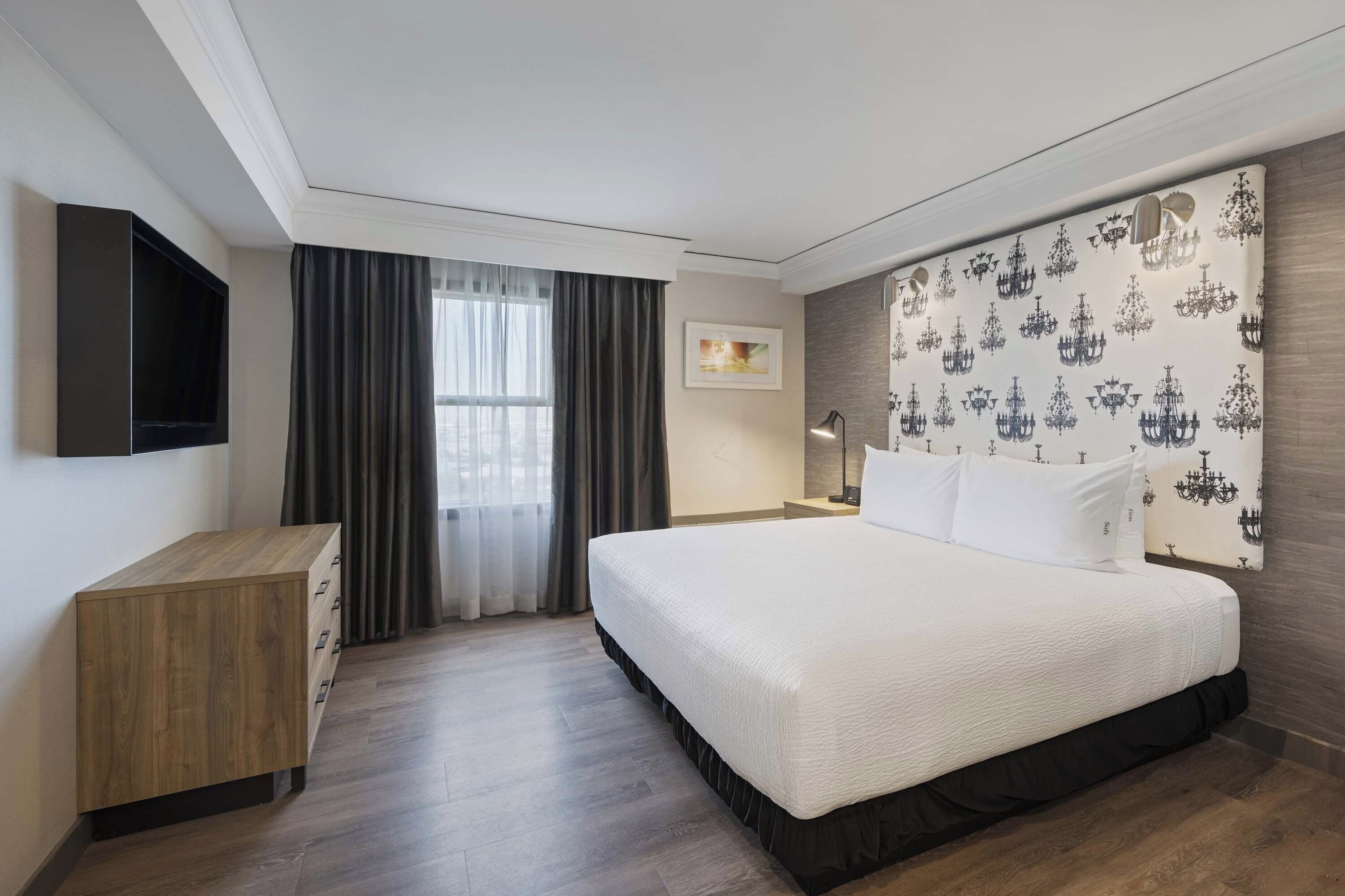 Photo - Sandman Signature Toronto Airport Hotel