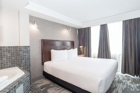 Sandman Signature Toronto Airport Hotel - Image 58