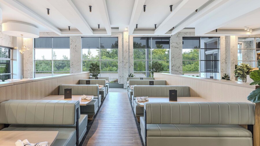 Sandman Signature Toronto Airport Hotel