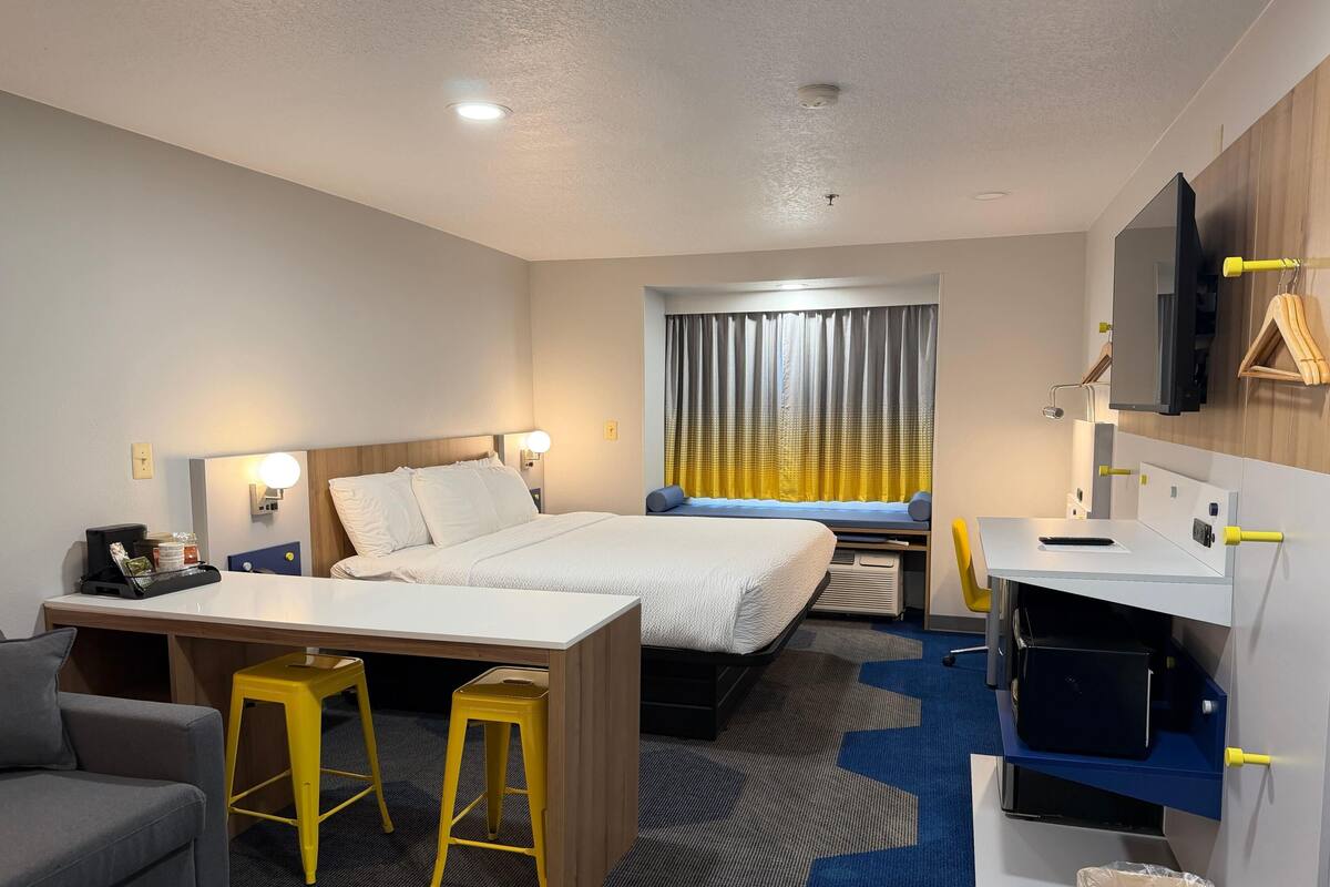 Studio Suite, 1 King Bed, Non Smoking