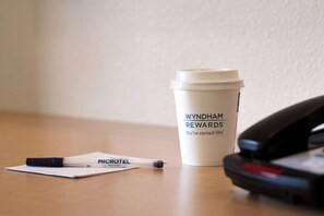 Desk, iron/ironing board, free cribs/infant beds, free WiFi - Microtel Inn & Suites by Wyndham Culpeper (Culpeper)