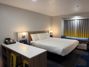 Studio Suite, 1 King Bed, Non Smoking | Desk, iron/ironing board, free cribs/infant beds, free WiFi - Microtel Inn & Suites by Wyndham Culpeper (Culpeper)