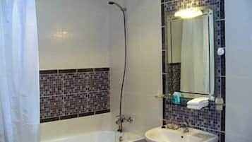 Asciugacapelli, bidet, asciugamani