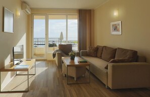 32-inch flat-screen TV with cable channels, TV