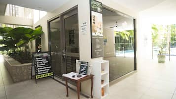 Couples treatment rooms, body treatments, aromatherapy
