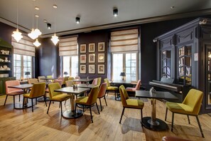 Free daily buffet breakfast - Boutique Hotel KRISTOFS (Riga)