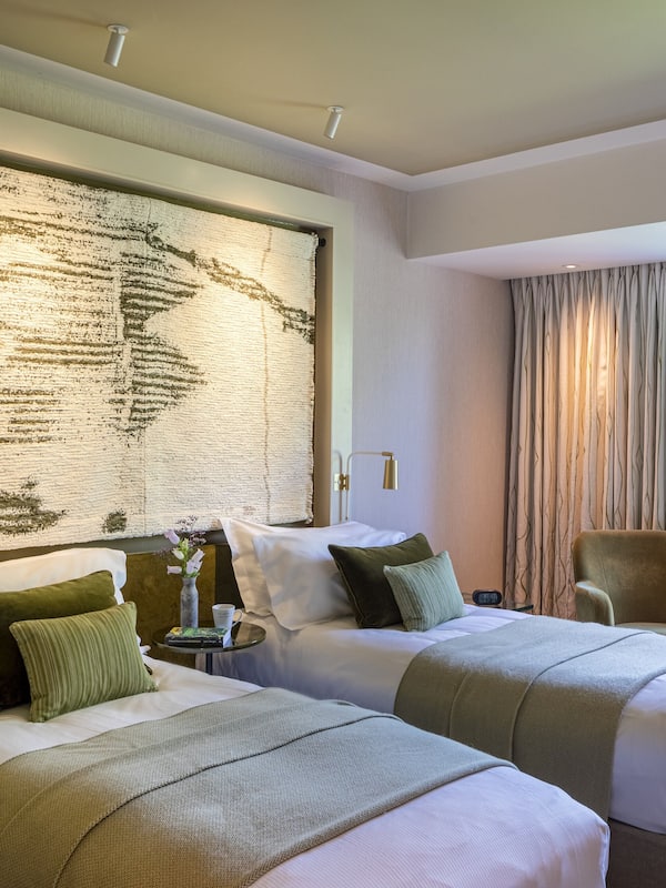 Ropa de cama hipoalergénica y minibar