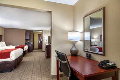 Comfort Suites Ennis