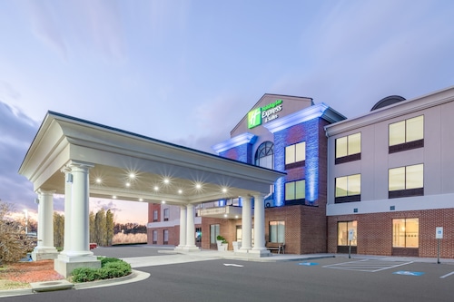 Holiday Inn Express Hotel & Suites Tappahannock by IHG