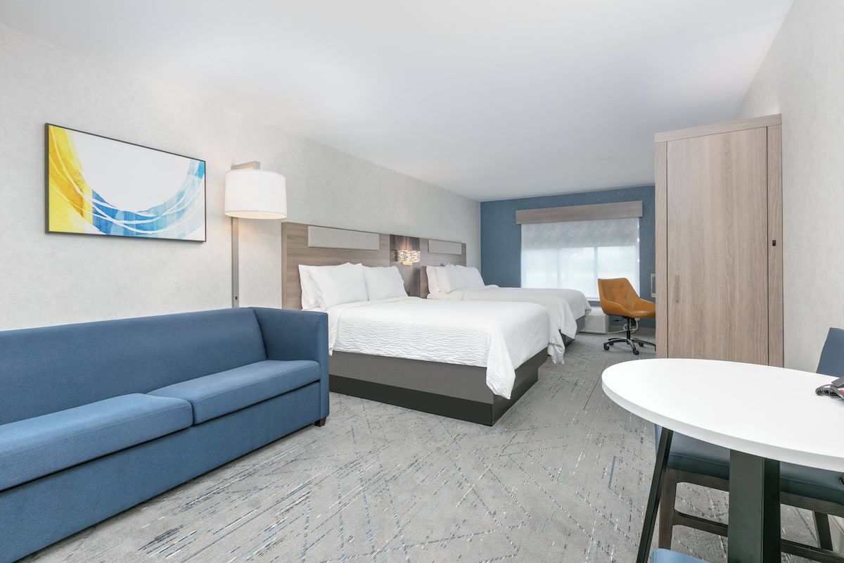 Suite, Multiple Beds
