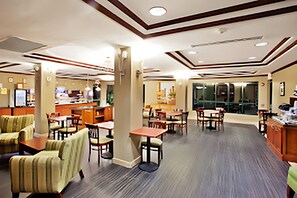 Televisor de pantalla plana de 32 polzades amb canals per satèl·lit 