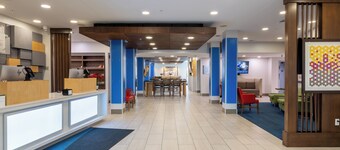 Holiday Inn Express & Suites Macon - I-475 By IHG