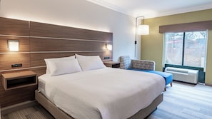 Zimmersafe, Schreibtisch, Bügeleisen/Bügelbrett, kostenlose Babybetten