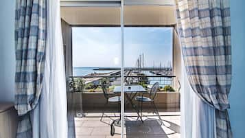 Suite, Sea View | Down duvets, in-room safe, desk, blackout curtains