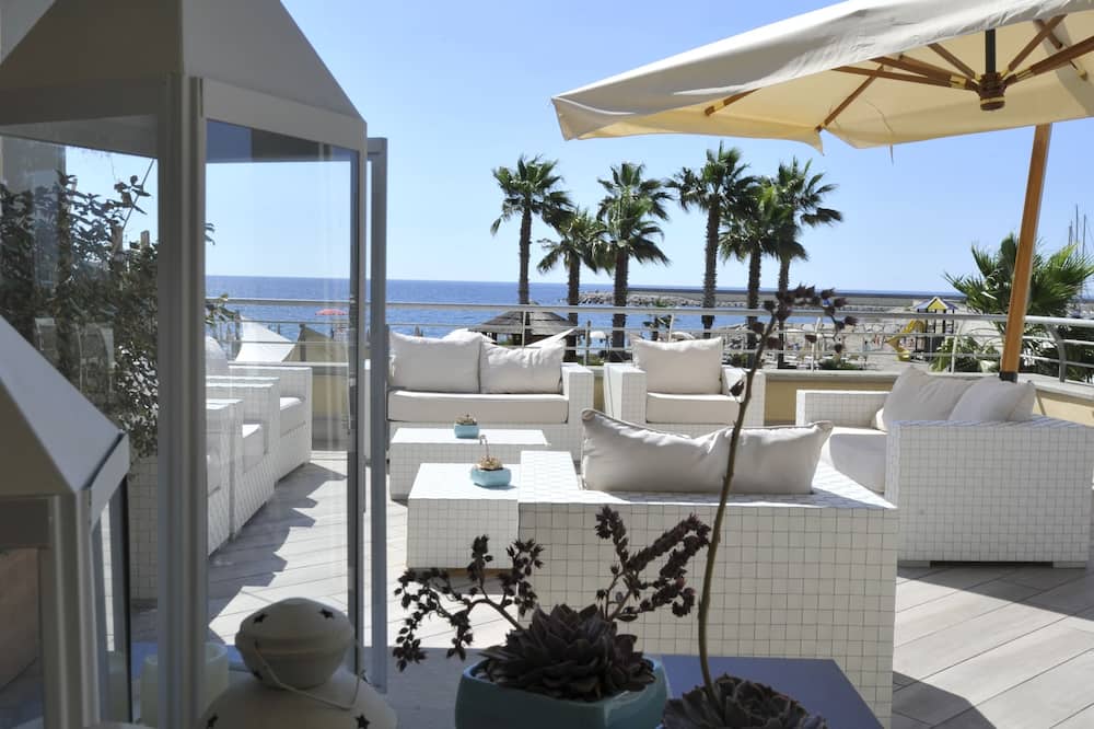 Aregai Marina Hotel & Residence