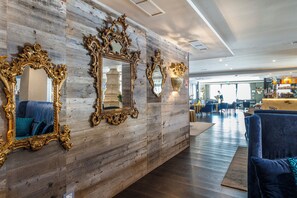 Lobby sitting area - Hotel Spinale (Pinzolo)