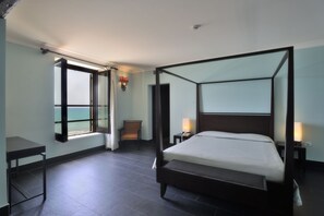Minibar, in-room safe, soundproofing, bed sheets - Falconara Greenblu Resort (Butera)