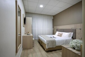 高级双人房, 1 张双人床 | 1 多间卧室、高档床上用品、迷你吧、客房内保险箱