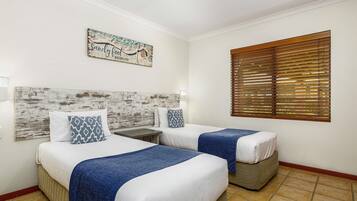 Bungalow, 3 Bedrooms | Peralatan tempat tidur premium, seterika/papan seterika