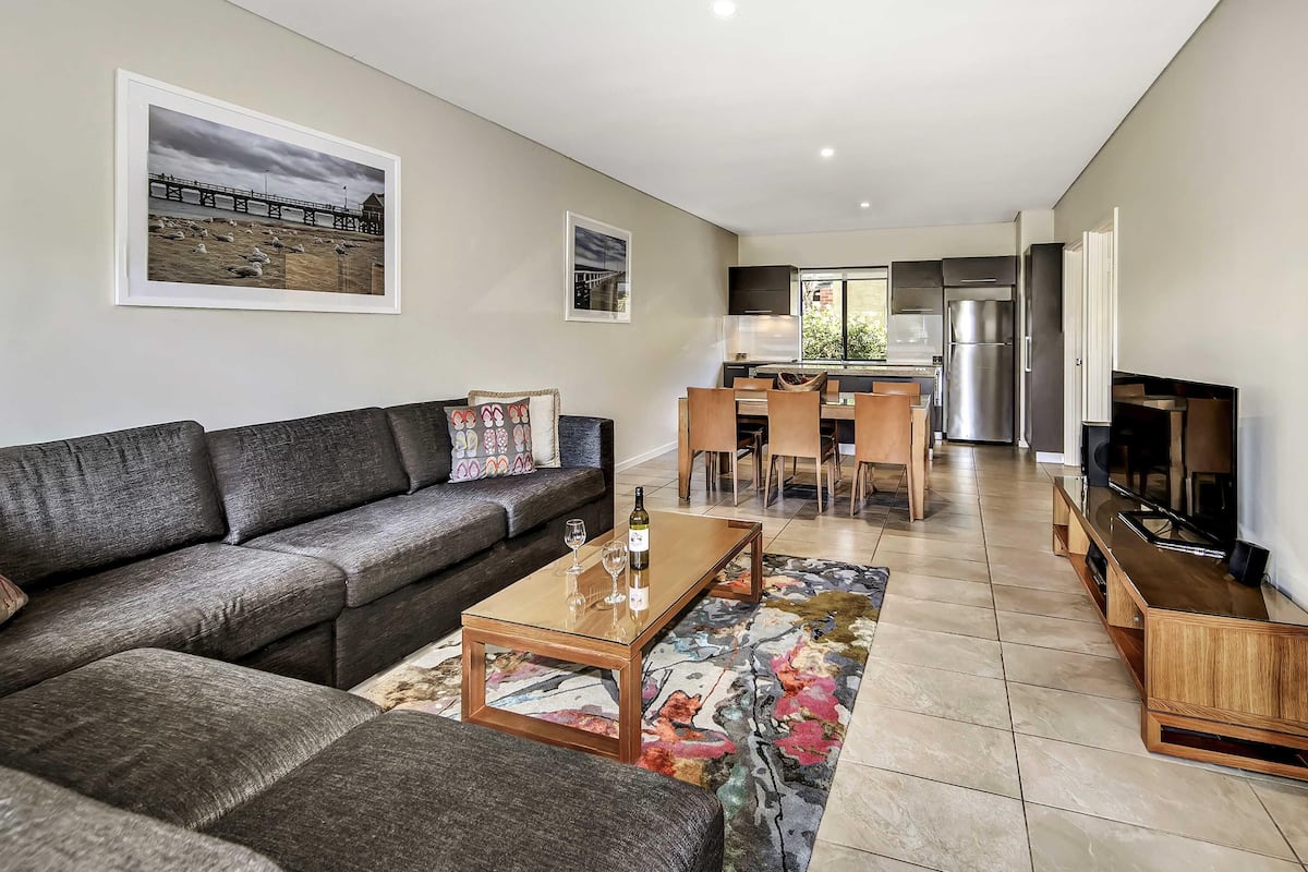 Ropa de cama de alta calidad, tabla de planchar con plancha y cunas