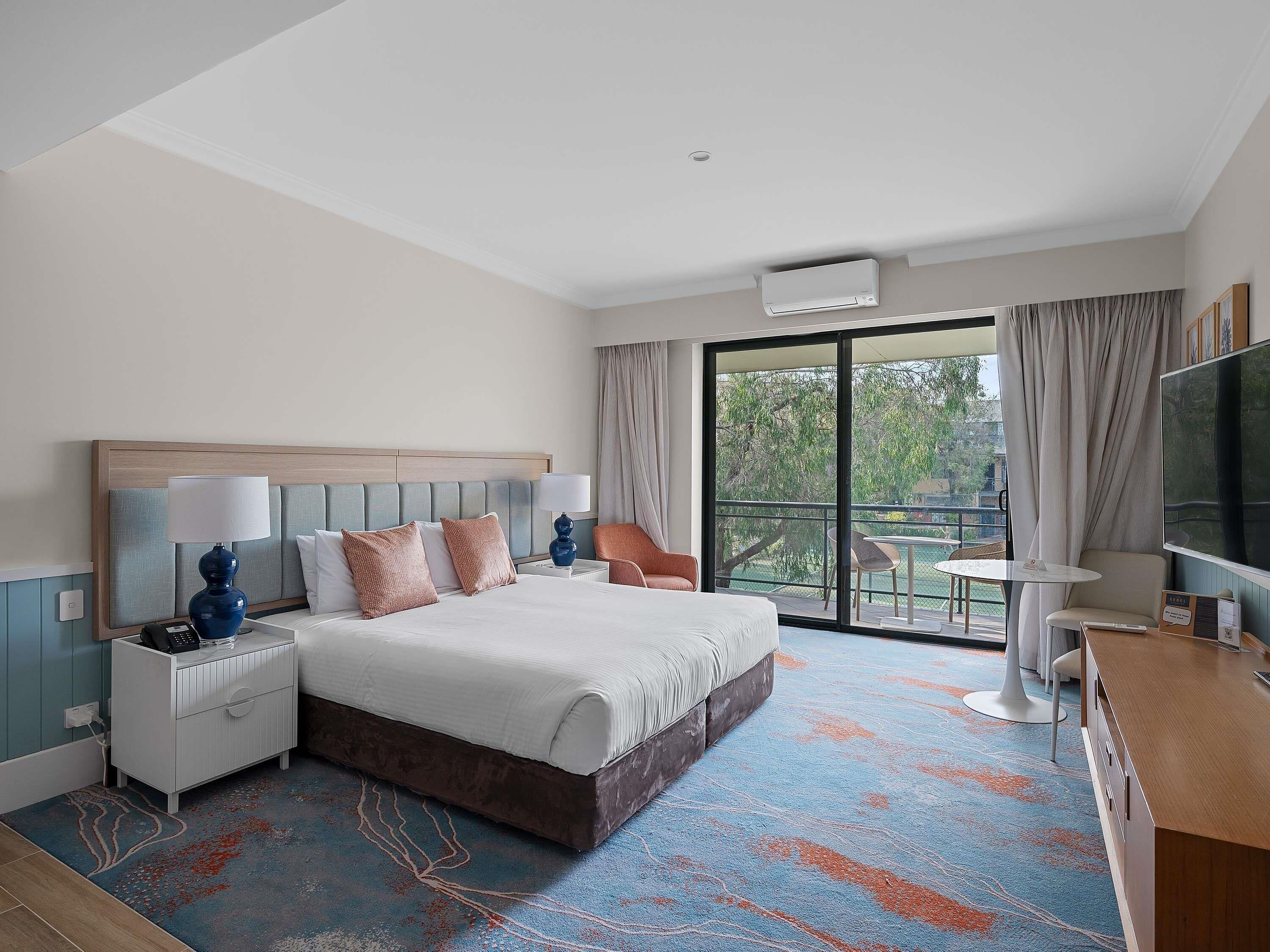 Estudio, 1 cama de matrimonio grande | Ropa de cama de alta calidad y tabla de planchar con plancha