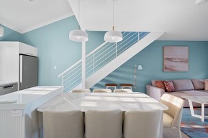 Apartment, 3 Bedrooms | In-room dining