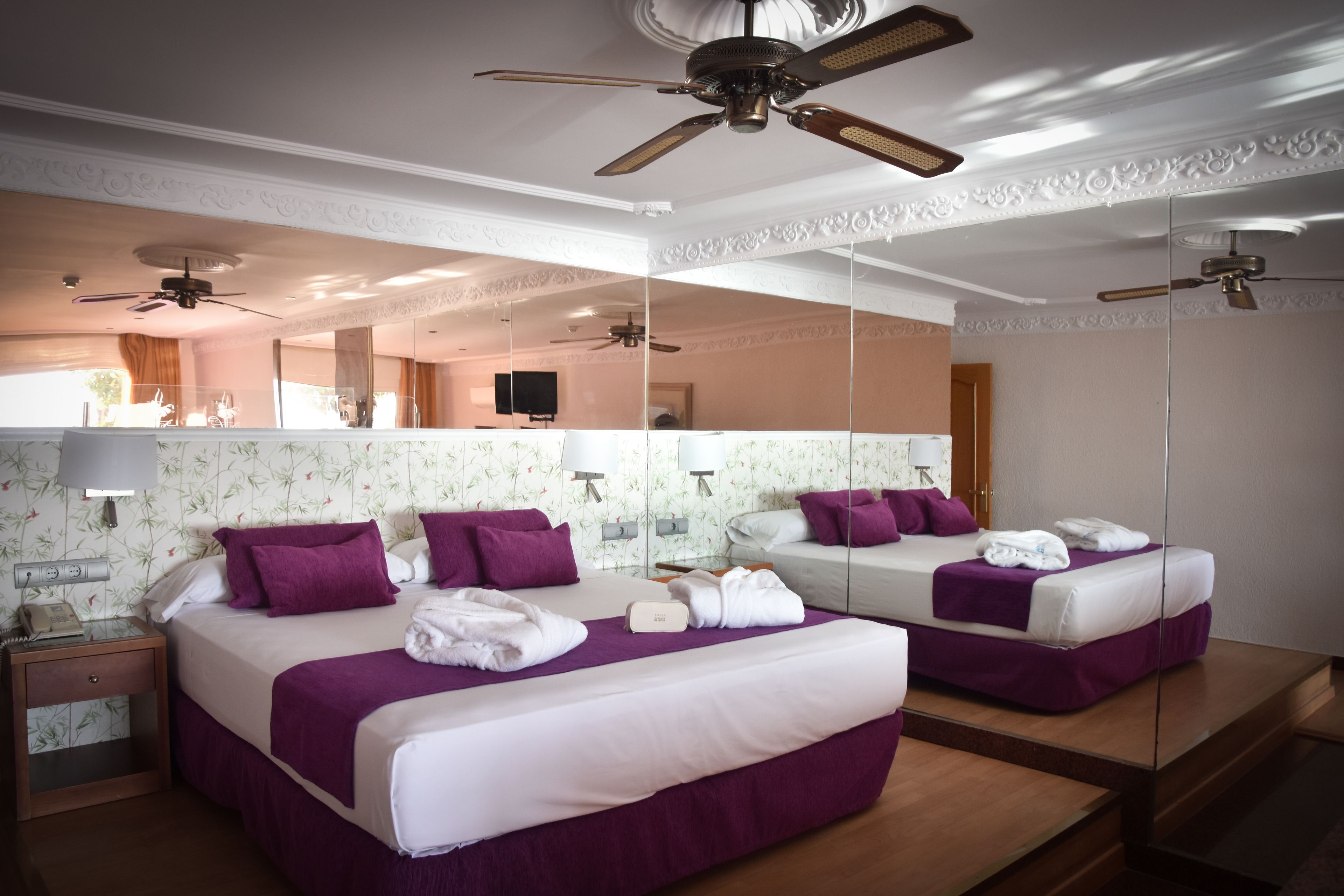 suite (playa) | minibar, desk, free wifi, bed sheets