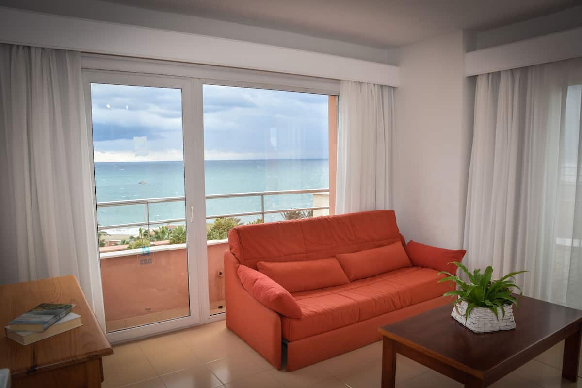 Minibar, desk, free WiFi, bed sheets