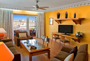 Suite presidencial, alberca privada | Sala de estar