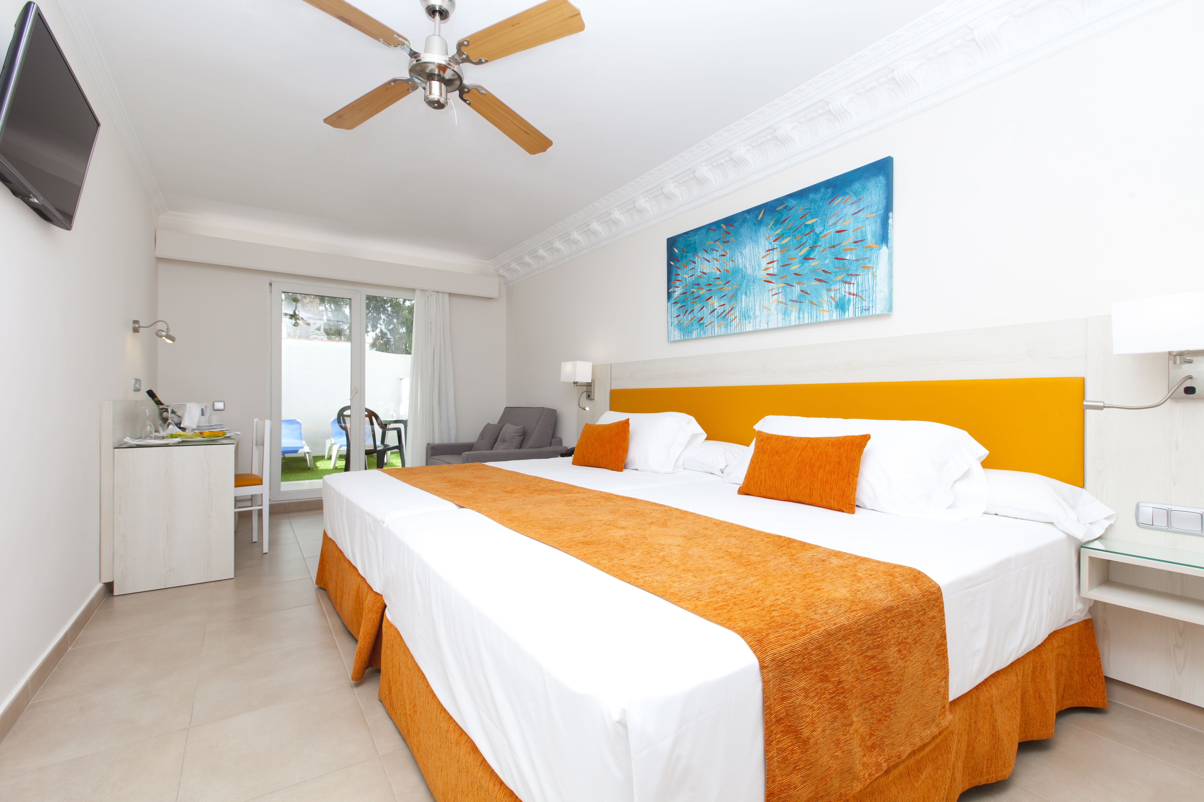 in-room safe, desk, blackout curtains, free wifi