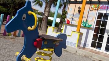 Children’s play area – outdoor