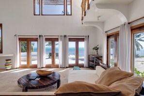 Villa de lujo | Vista a la playa o el mar