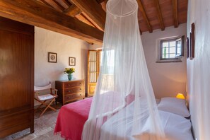 In-room safe, iron/ironing board, free cots/infant beds, rollaway beds