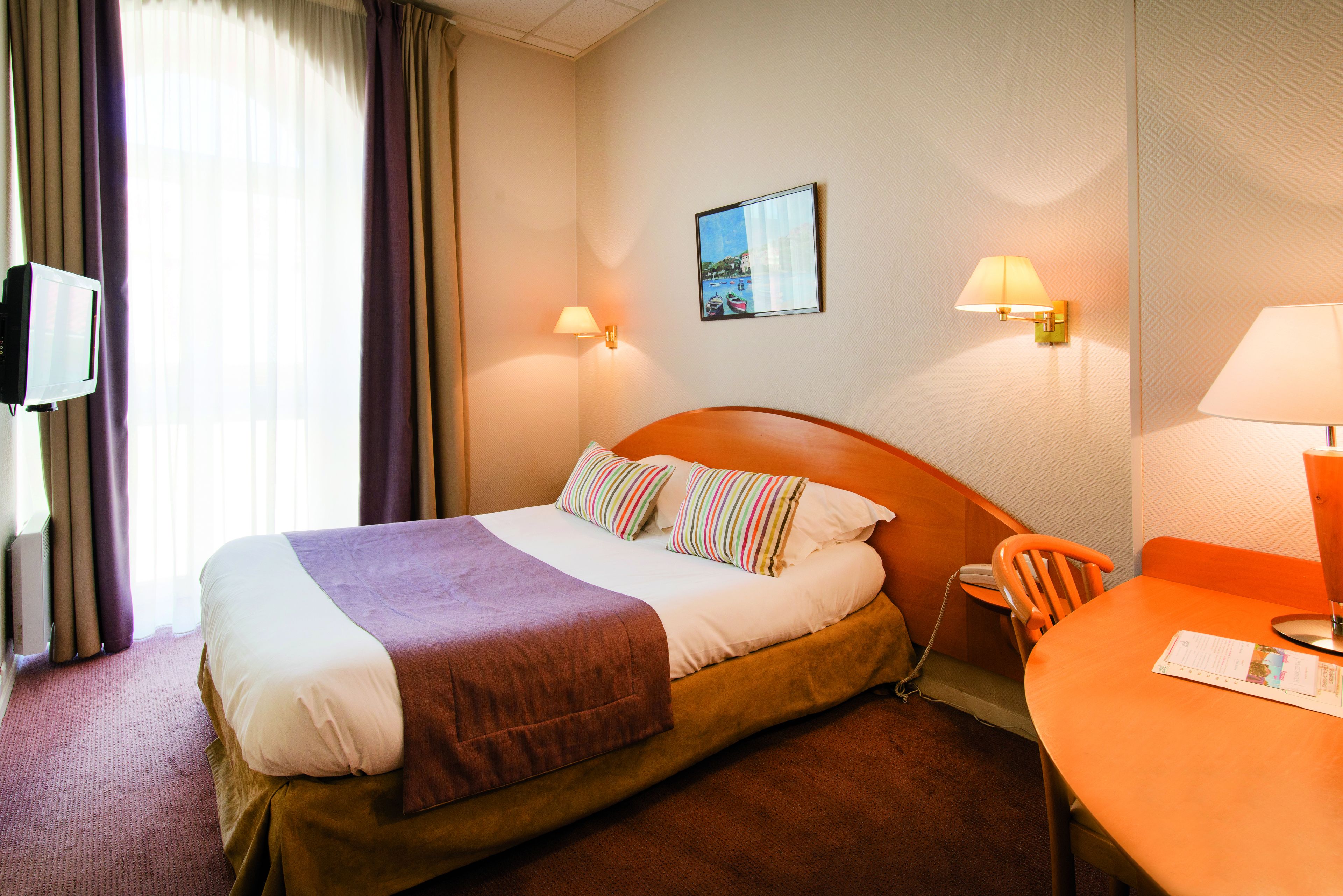 double room, city view | in-room safe, desk, soundproofing, free wifi