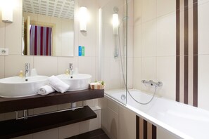 Superior Quadruple Room, Sea View (Privilege) | Deep-soaking bathtub
