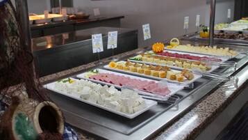 ๋งค์ผ ๋ทํ ์์นจ ์์ฌ(1์ธ๋น EUR 13)