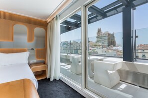 Mini Suite | 1 bedroom, minibar, in-room safe, desk - Room Mate Oscar, Madrid (Madrid)