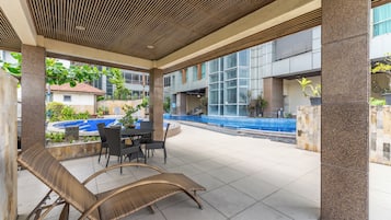 Indoor pool, sun loungers