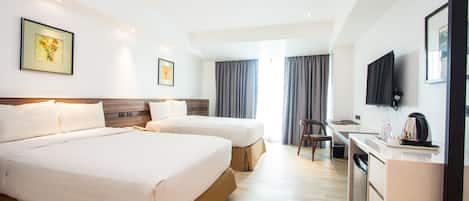 Premium bedding, in-room safe, free WiFi, bed sheets