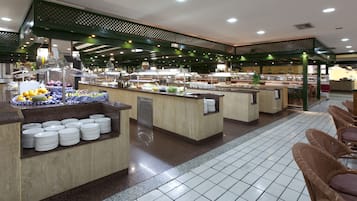 Daily buffet breakfast (EUR 11.50 per person)
