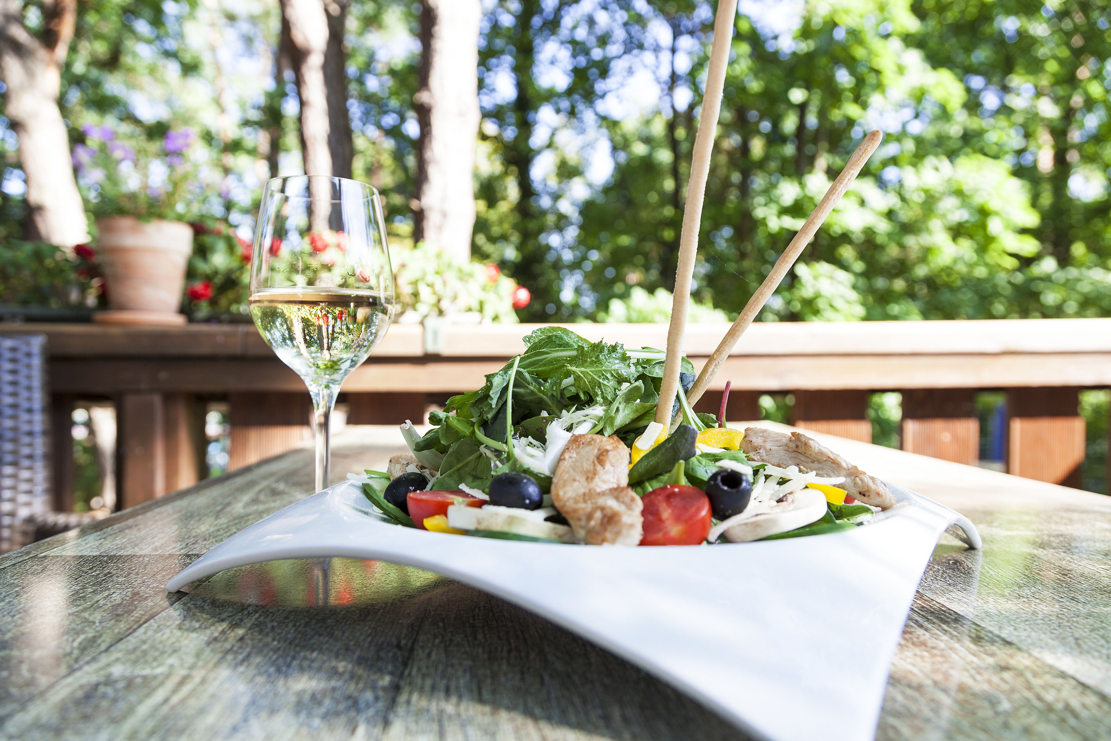 2 restaurants, breakfast, lunch, dinner served; mediterranean cuisine